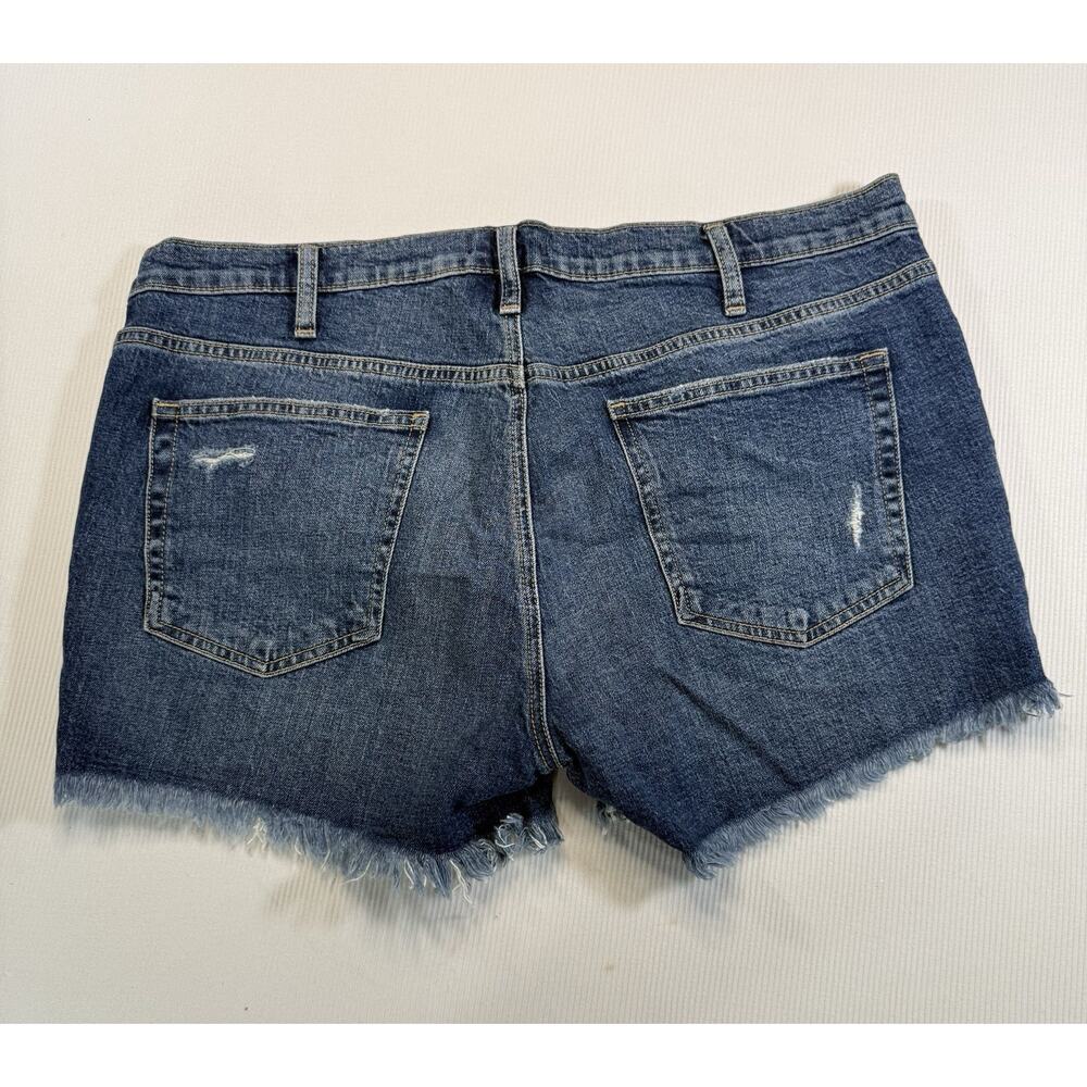 Silver Jeans Co Cutoff Shorts Womens W33 Not Your Boyfriend Distressed - Picture 2 of 7